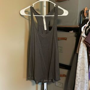 Lululemon Salute the Sun Tank Sz 4 Heathered Black Seriously Light Luon 458